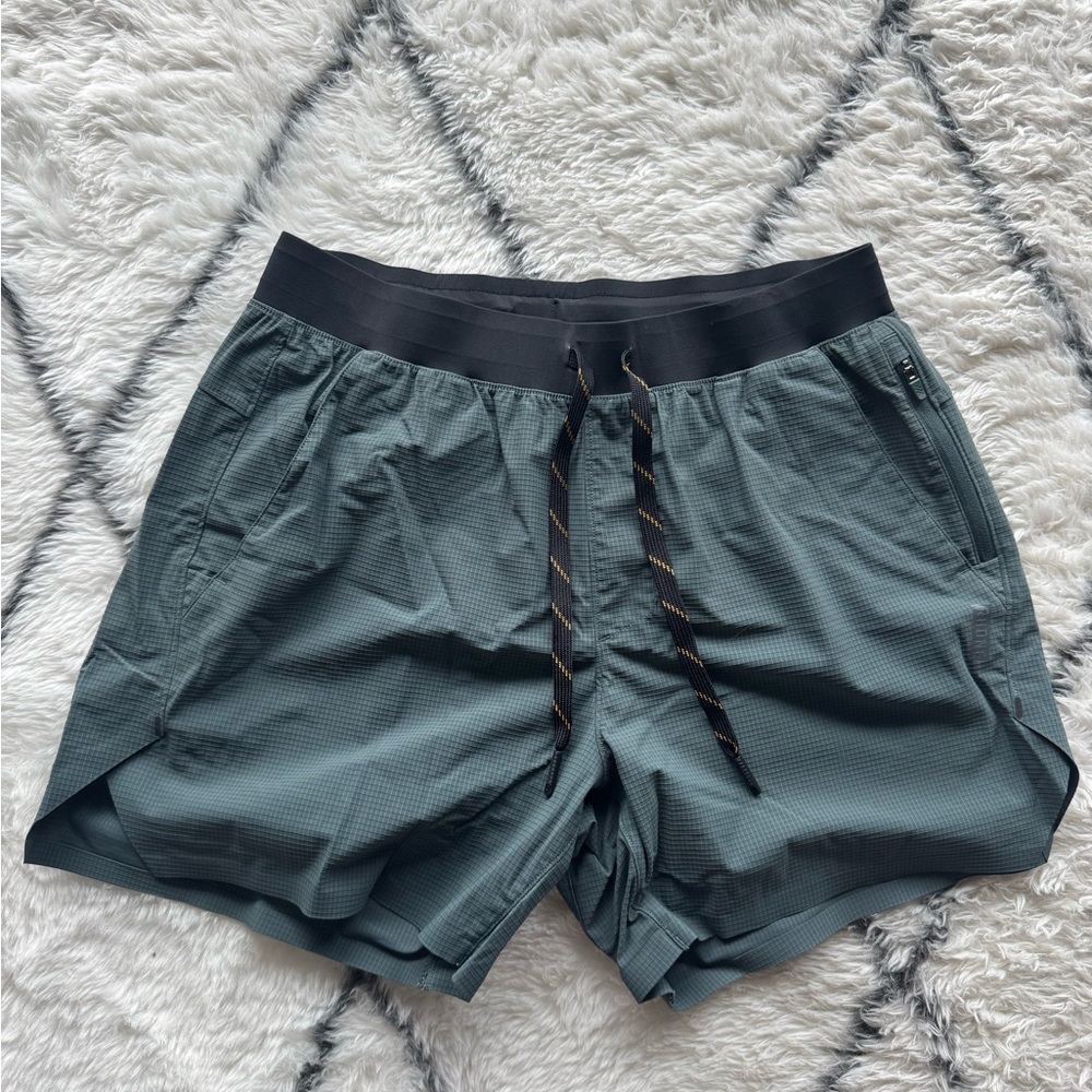 Rhone 5" Invictus Ripstop Short - Unlined - Medium - Gravel color